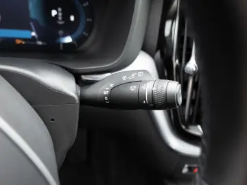 XC60 B4 D AWD Core aus 1.Hand SHZ AHK FACEL. LED