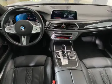 730d xDrive Limousine M Sport Standheizung AHK