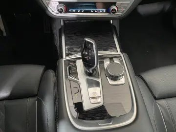 730d xDrive Limousine M Sport Standheizung AHK