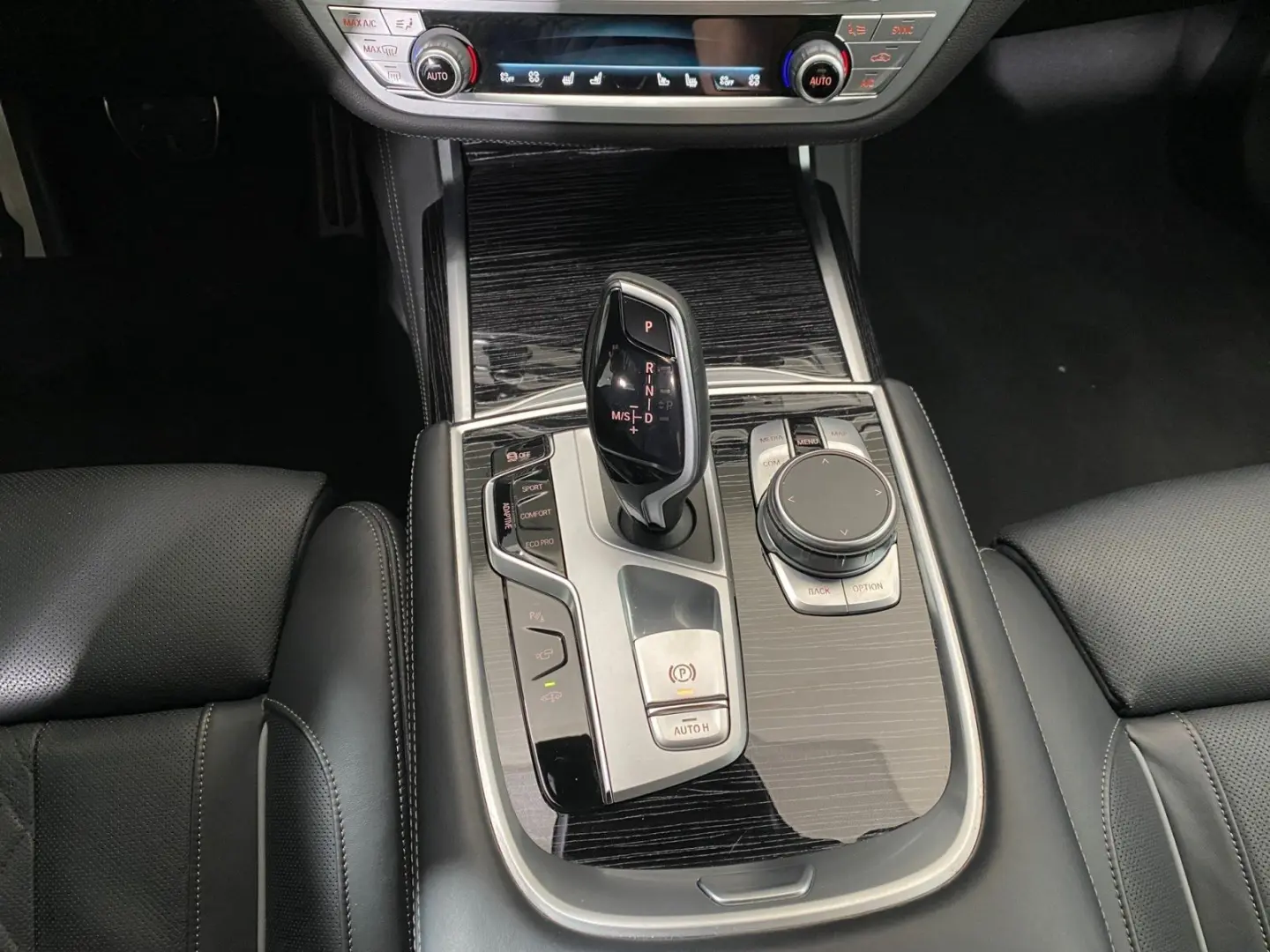 730d xDrive Limousine M Sport Standheizung AHK