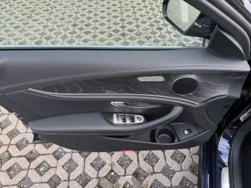 E 300 AMG+DISTRONIC+360°KAMERA+AHK+FAHRASSISTENZ