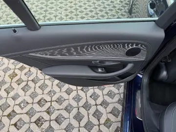 E 300 AMG+DISTRONIC+360°KAMERA+AHK+FAHRASSISTENZ