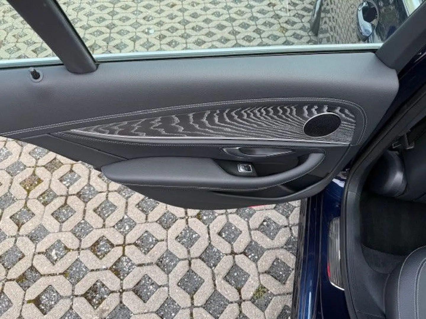 E 300 AMG+DISTRONIC+360°KAMERA+AHK+FAHRASSISTENZ