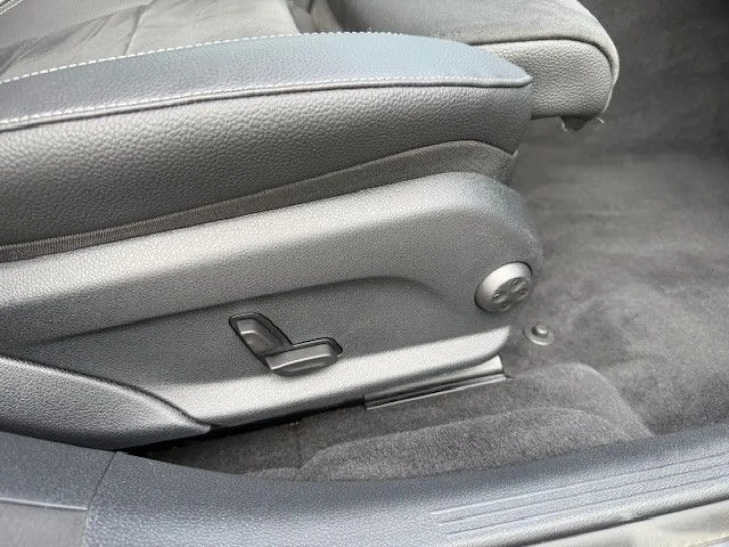 E 300 AMG+DISTRONIC+360°KAMERA+AHK+FAHRASSISTENZ