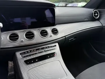 E 300 AMG+DISTRONIC+360°KAMERA+AHK+FAHRASSISTENZ
