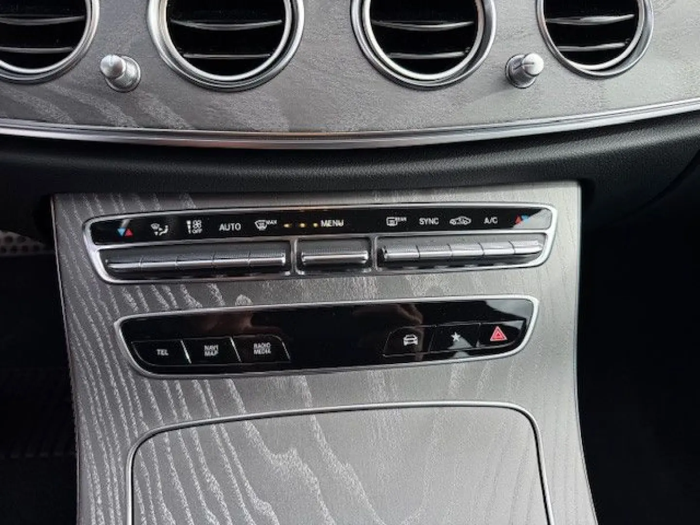 E 300 AMG+DISTRONIC+360°KAMERA+AHK+FAHRASSISTENZ