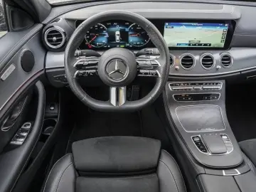 E 220 d AMG Line Night Distronic Kamera LED AHK