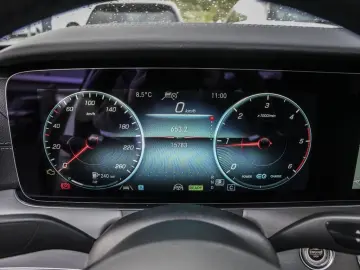 E 220 d AMG Line Night Distronic Kamera LED AHK