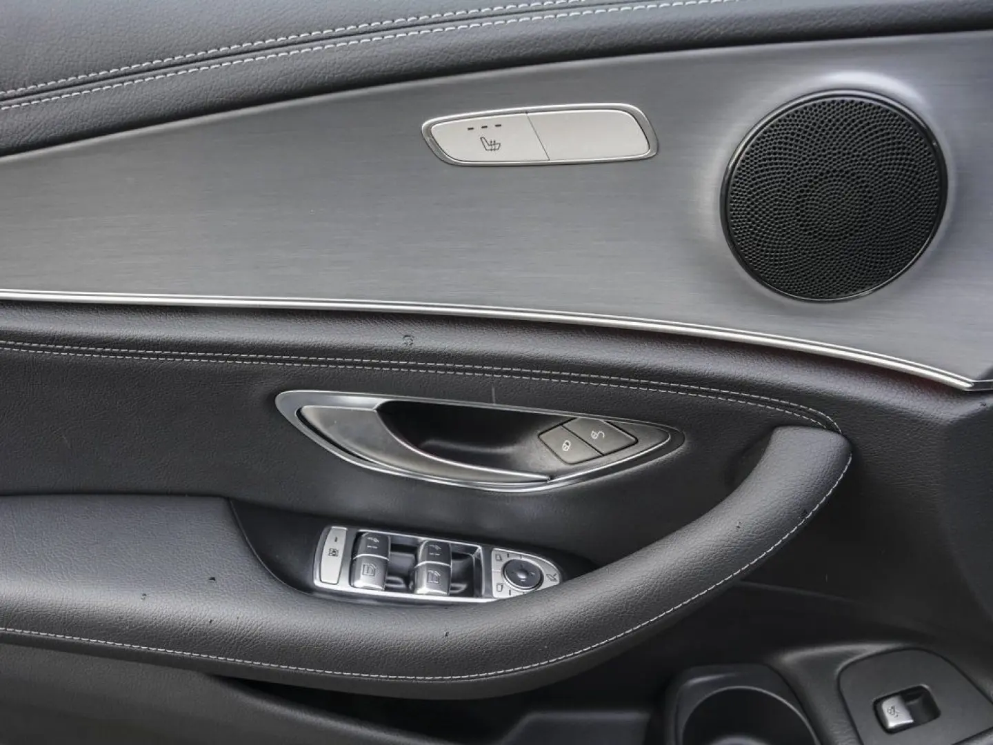 E 220 d AMG Line Night Distronic Kamera LED AHK