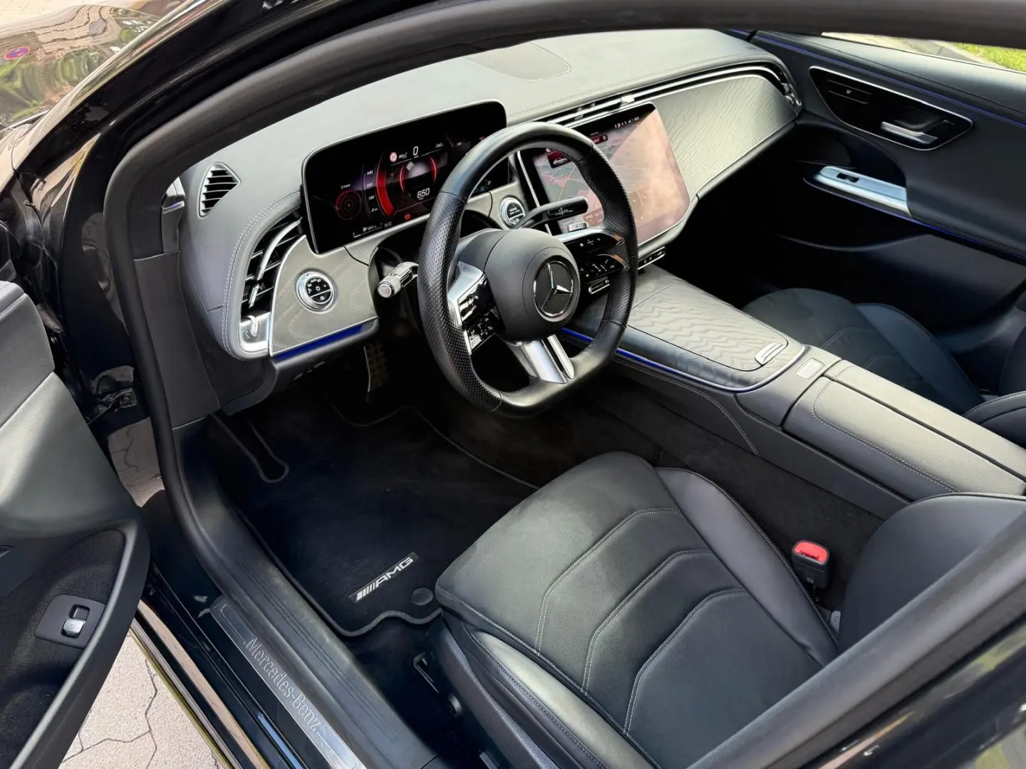 E 220d 9G-TRO*AMG*MBUX*LED*KEYLESS-GO*GARANTIE*