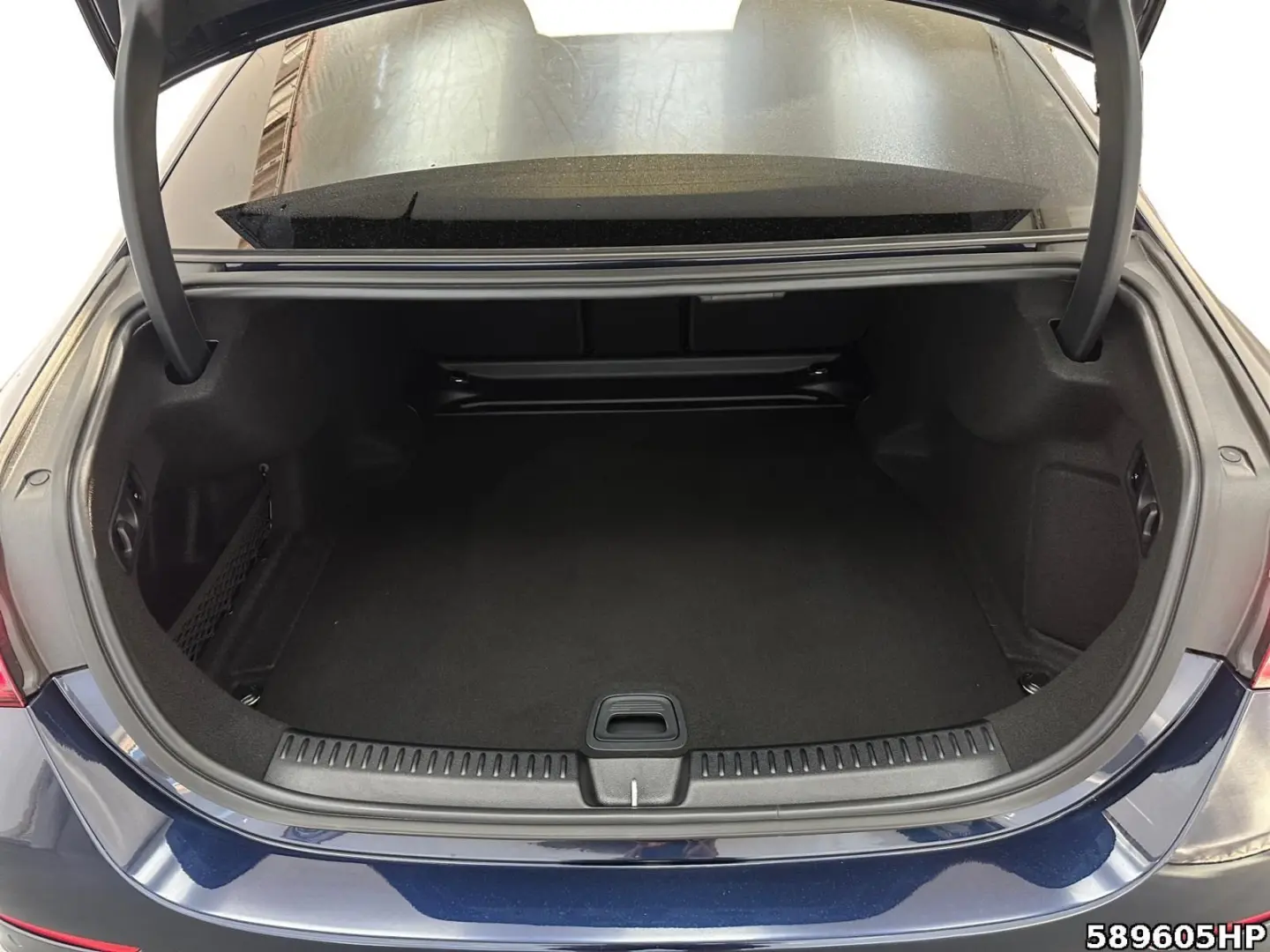 E 220 d AMG  *AHK Digital Light Distronic 360°