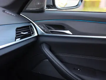 BMW 530e xDrive Touring Msport*HUD*Laser*H/K*