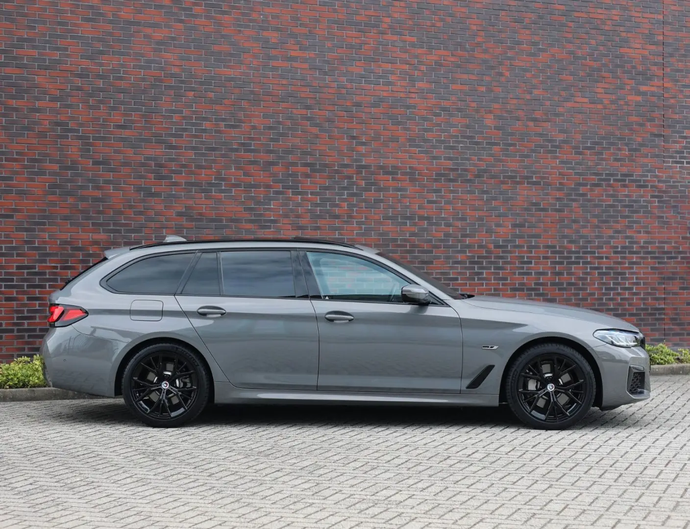 BMW 530e xDrive Touring Msport*HUD*Laser*H/K*