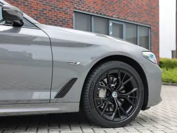 BMW 530e xDrive Touring Msport*HUD*Laser*H/K*