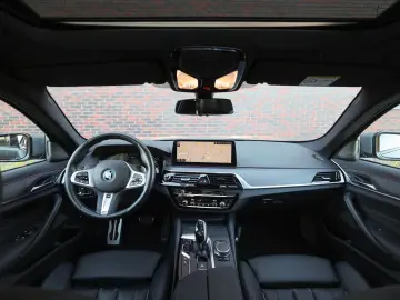 BMW 530e xDrive Touring Msport*HUD*Laser*H/K*