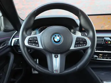 BMW 530e xDrive Touring Msport*HUD*Laser*H/K*