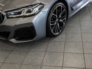 BMW 530d xDrive M-Sport HuD Laser Pano 20