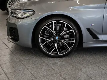 BMW 530d xDrive M-Sport HuD Laser Pano 20