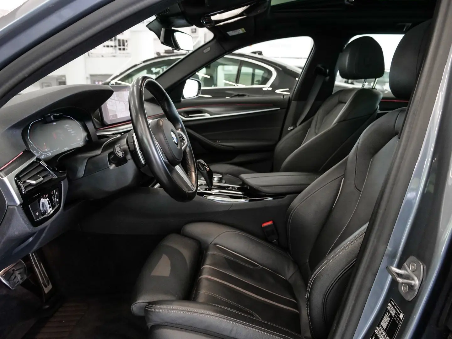 BMW 530d xDrive M-Sport HuD Laser Pano 20