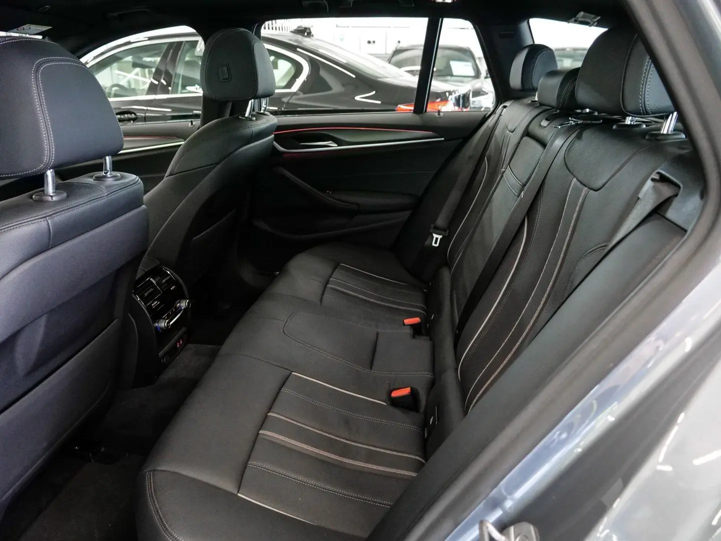 BMW 530d xDrive M-Sport HuD Laser Pano 20
