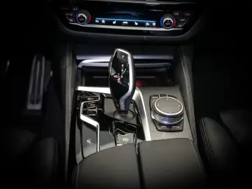 BMW 530d xDrive M-Sport HuD Laser Pano 20