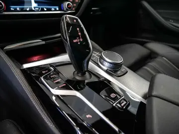 BMW 530d xDrive M-Sport HuD Laser Pano 20