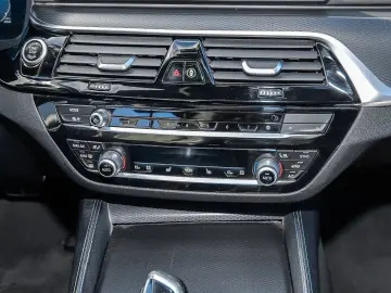 BMW 530d xDrive Touring M Sport Pano