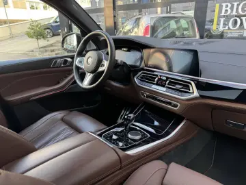BMW X5 M50i Laser SkyPano Luft. B&W 22