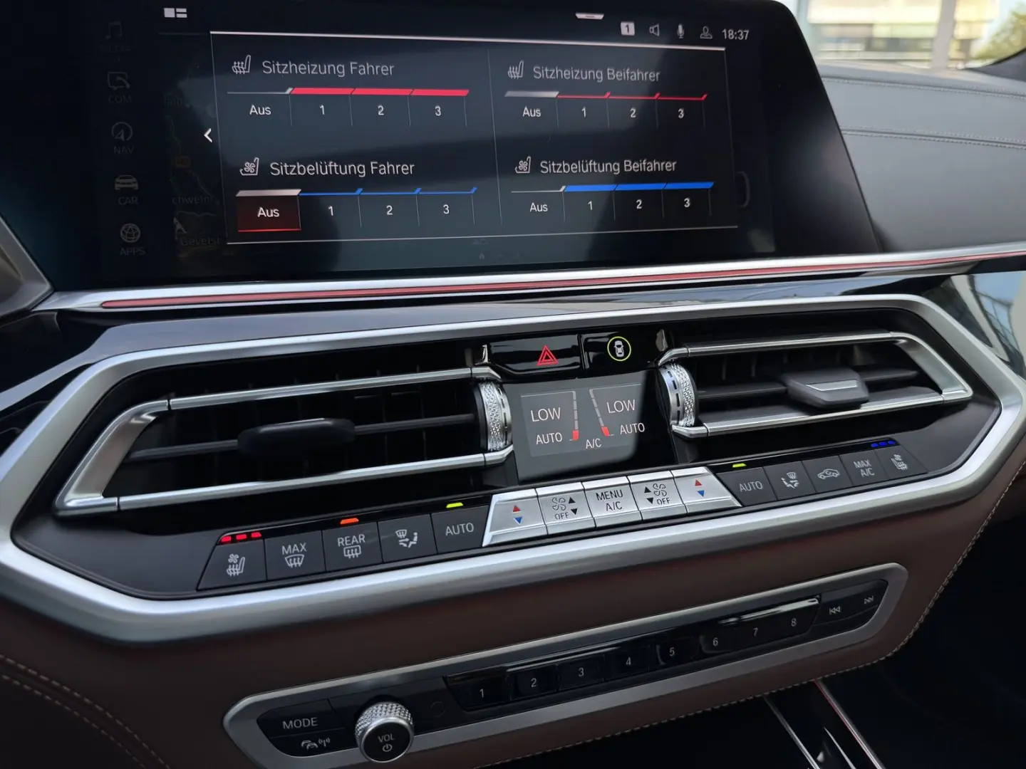 BMW X5 M50i Laser SkyPano Luft. B&W 22