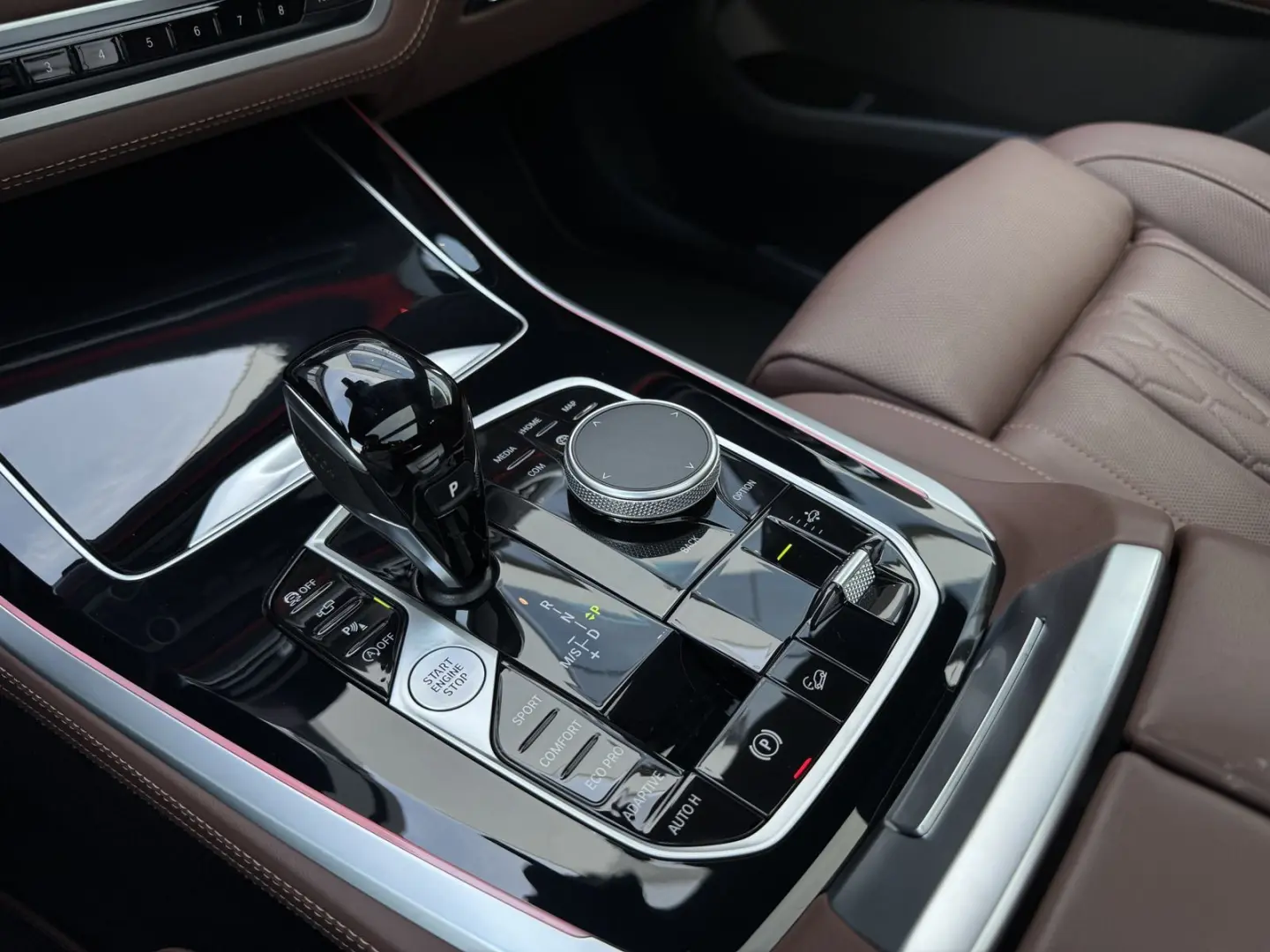 BMW X5 M50i Laser SkyPano Luft. B&W 22