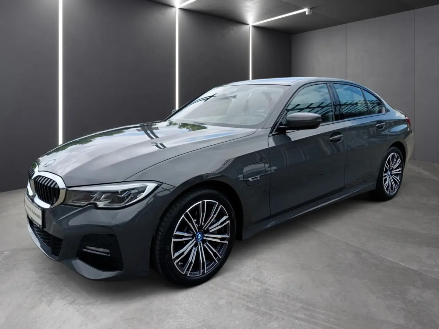 330e Limousine+M SPORTPAKET+HEAD UP+LASER+DR.ASS