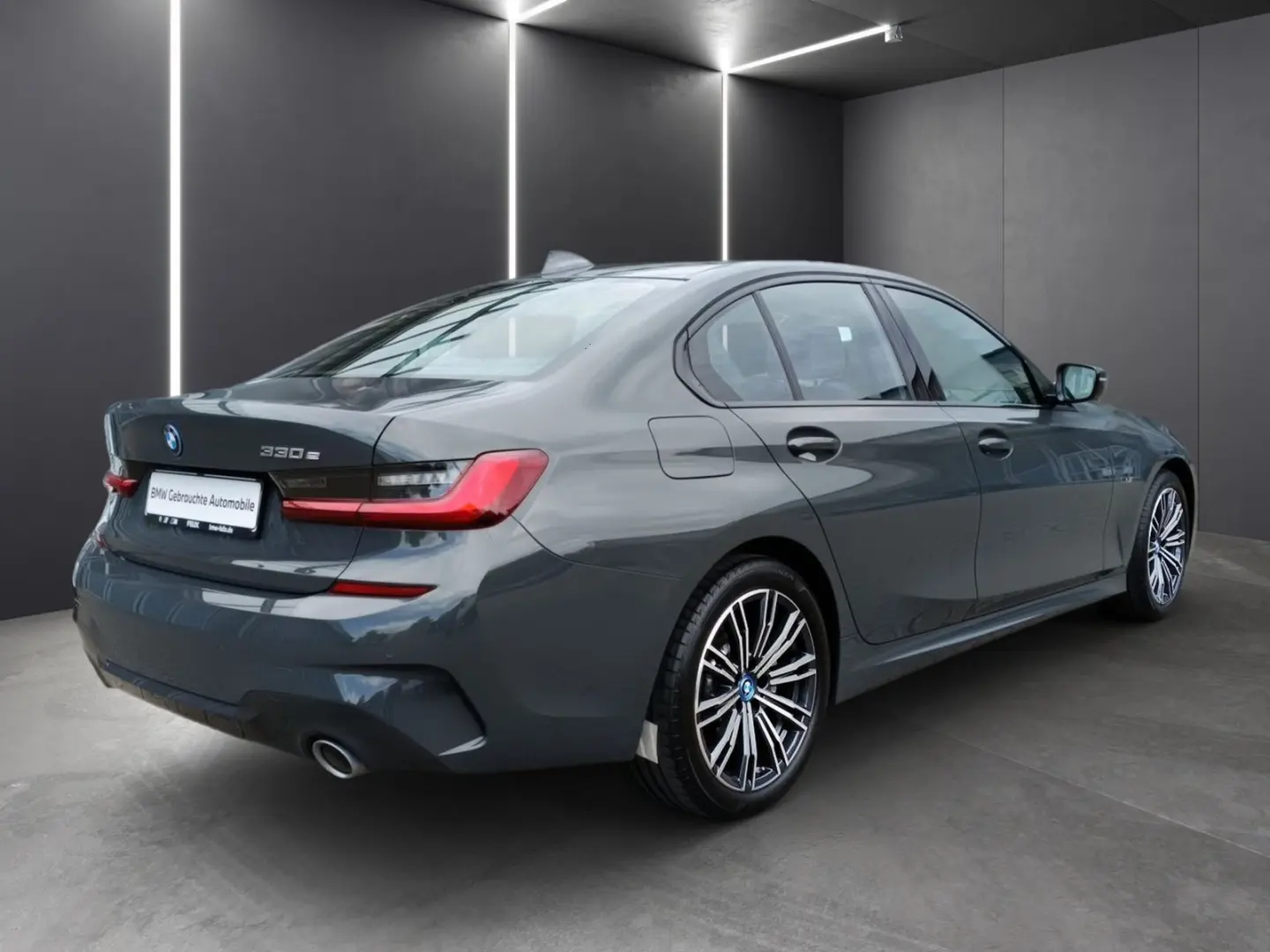 330e Limousine+M SPORTPAKET+HEAD UP+LASER+DR.ASS