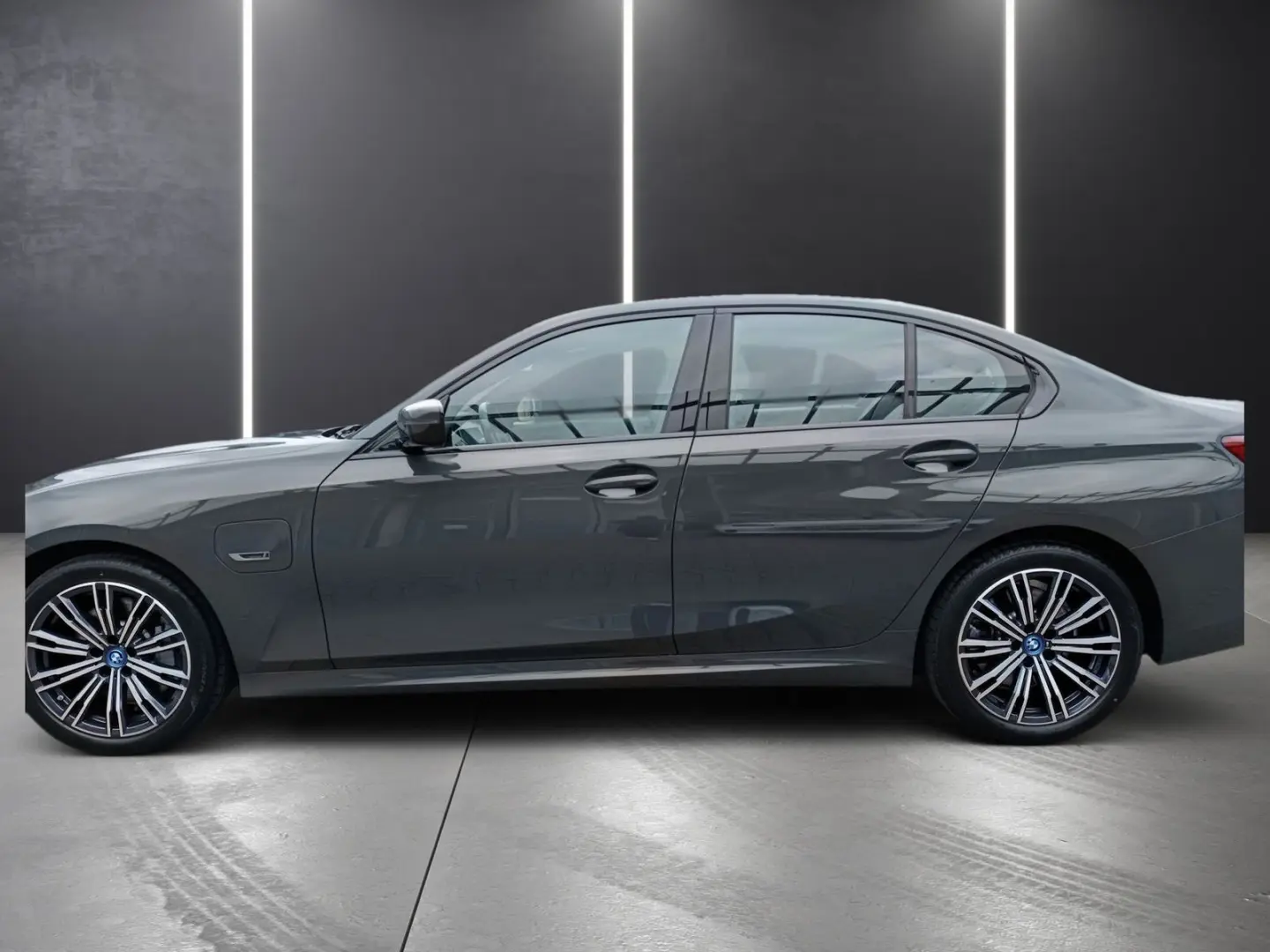 330e Limousine+M SPORTPAKET+HEAD UP+LASER+DR.ASS