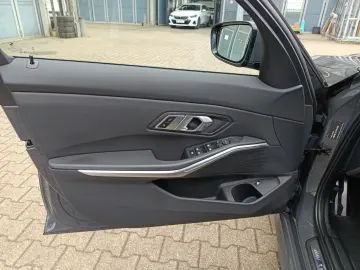 330e Limousine+M SPORTPAKET+HEAD UP+LASER+DR.ASS