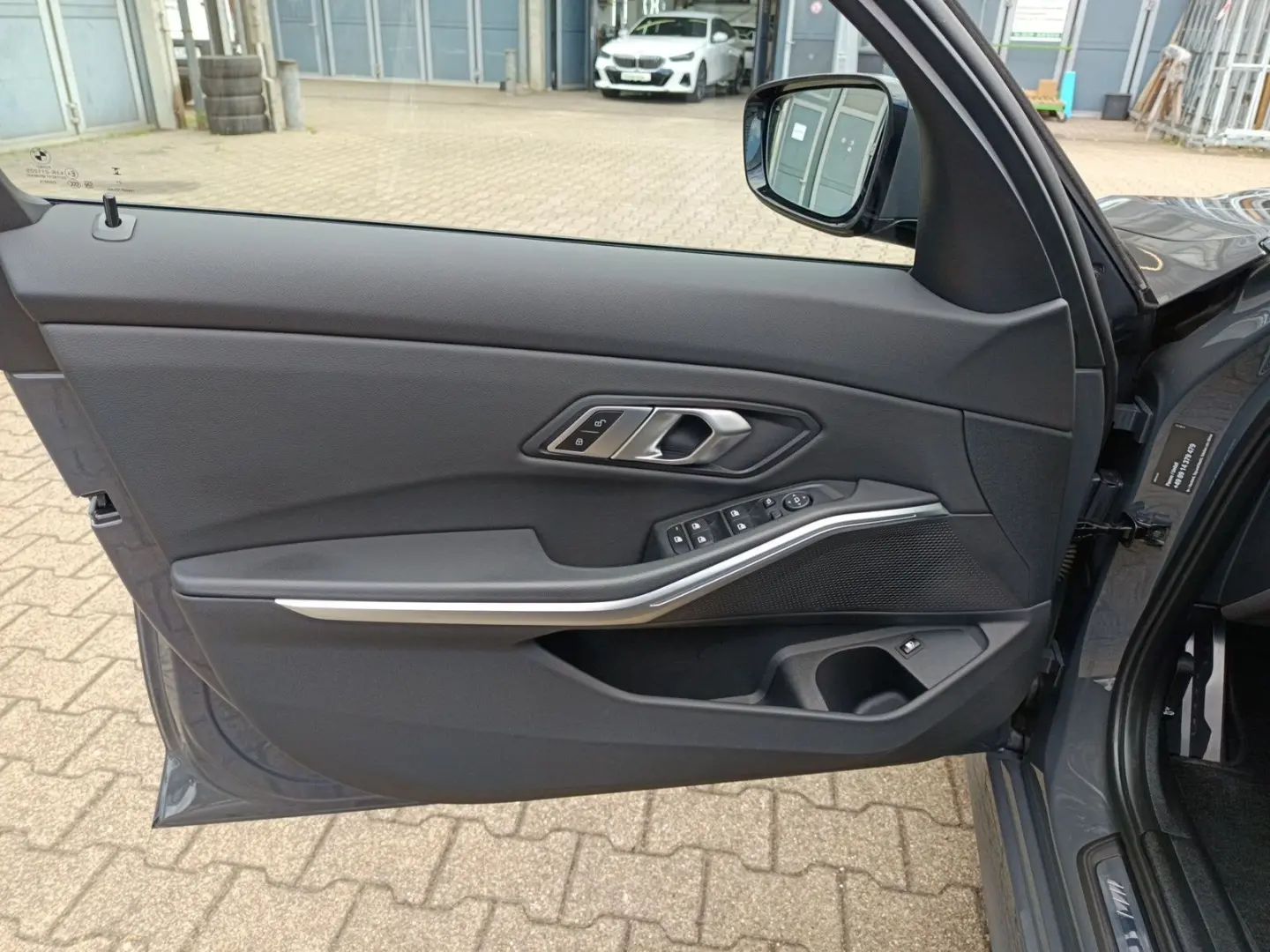 330e Limousine+M SPORTPAKET+HEAD UP+LASER+DR.ASS