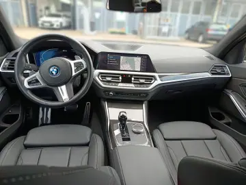 330e Limousine+M SPORTPAKET+HEAD UP+LASER+DR.ASS