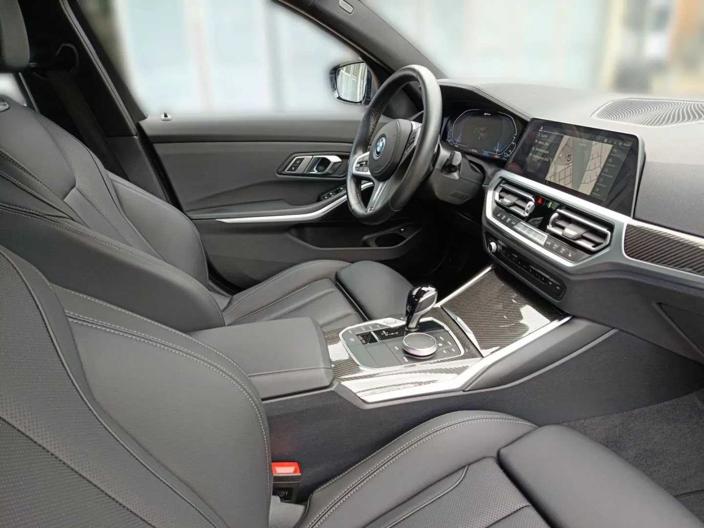 330e Limousine+M SPORTPAKET+HEAD UP+LASER+DR.ASS