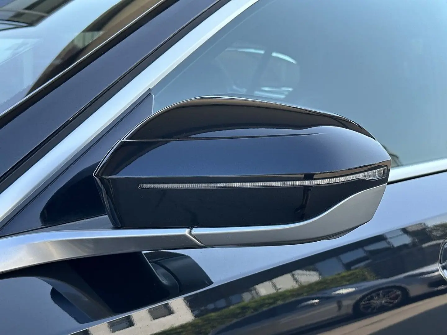 530e PHEV Aut. / AHK / LED / ICONIC SOUNDS EL...
