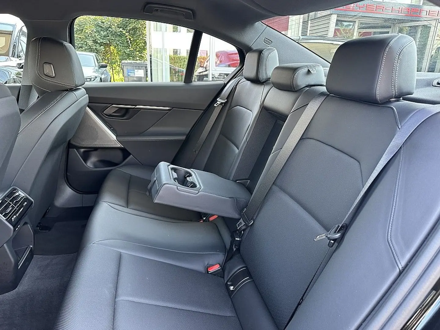 530e PHEV Aut. / AHK / LED / ICONIC SOUNDS EL...