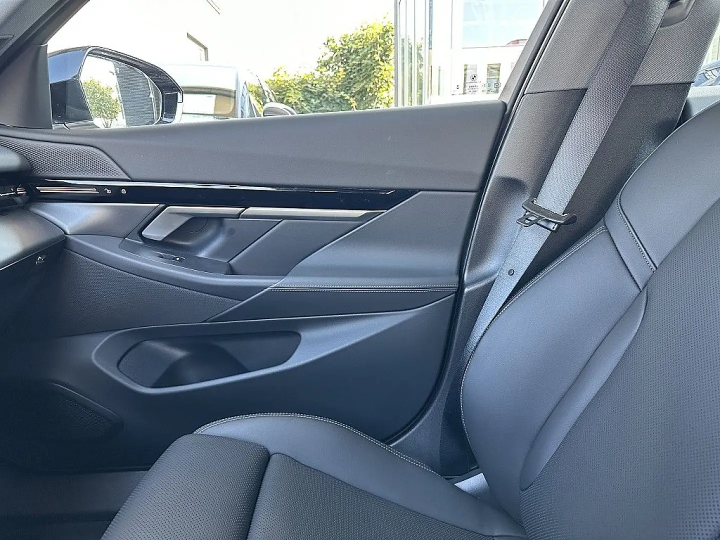 530e PHEV Aut. / AHK / LED / ICONIC SOUNDS EL...