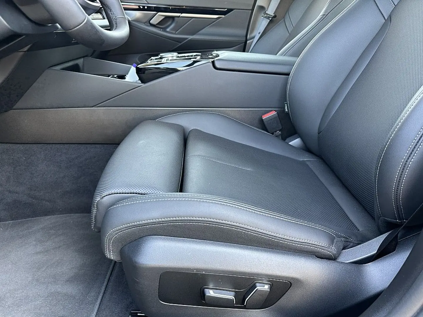 530e PHEV Aut. / AHK / LED / ICONIC SOUNDS EL...