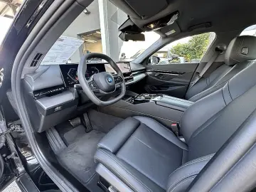 530e PHEV Aut. / AHK / LED / ICONIC SOUNDS EL...