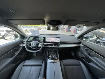 530e PHEV Aut. / AHK / LED / ICONIC SOUNDS EL...
