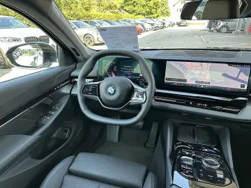 530e PHEV Aut. / AHK / LED / ICONIC SOUNDS EL...