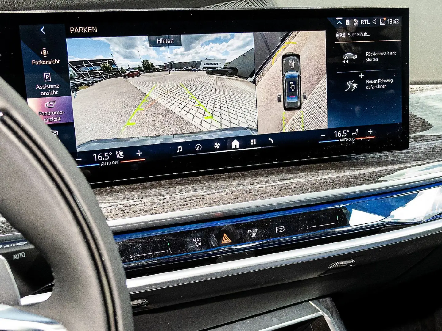 740d Limousine: Der Maßstab der Oberklasse HUD