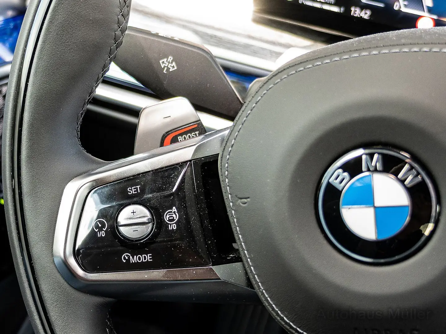 740d Limousine: Der Maßstab der Oberklasse HUD
