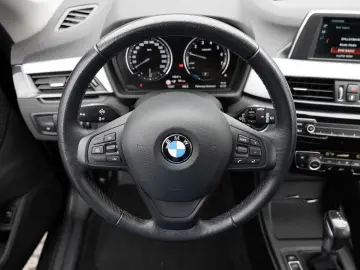X1 xDrive 25e Advantage