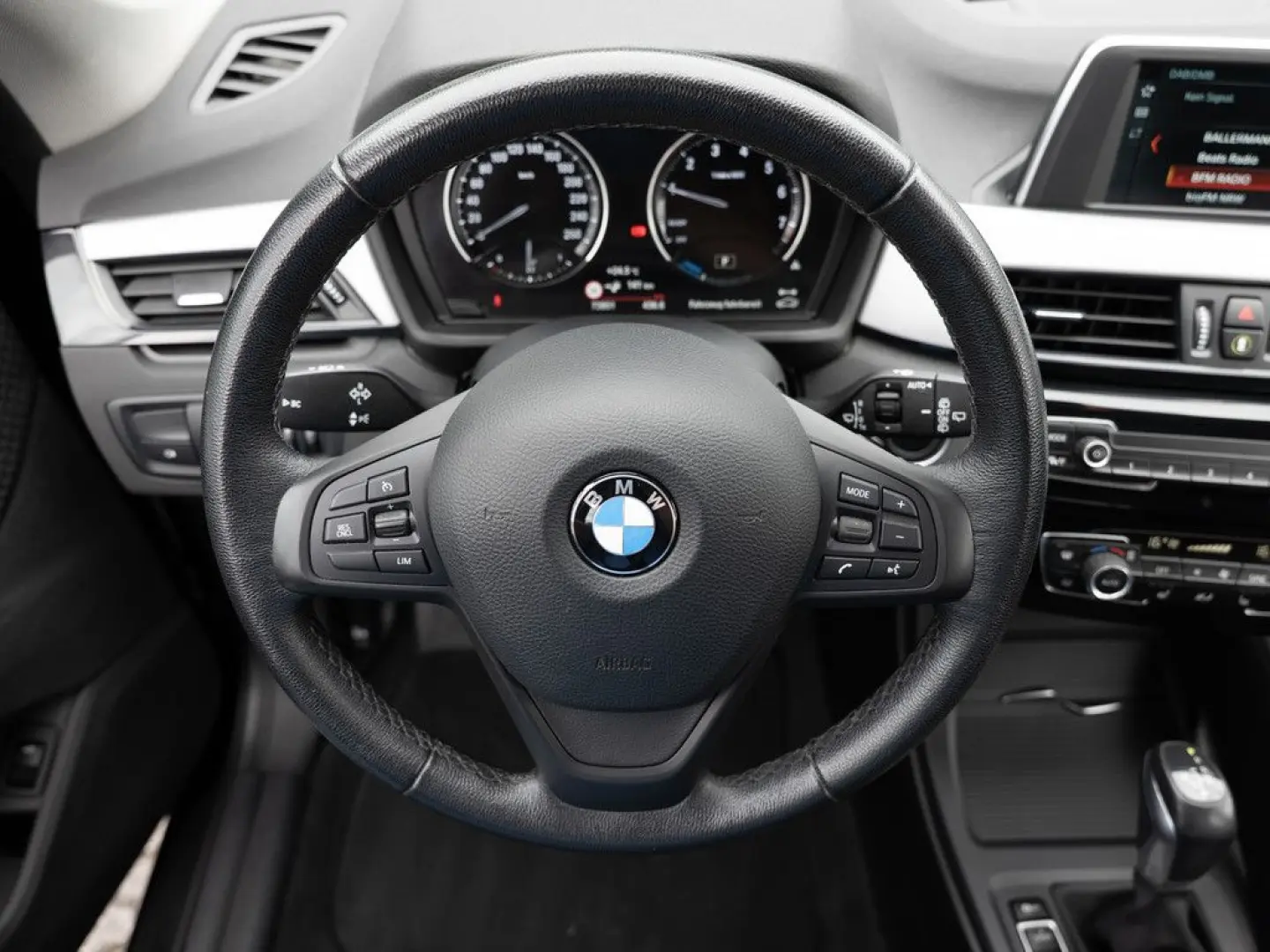 X1 xDrive 25e Advantage