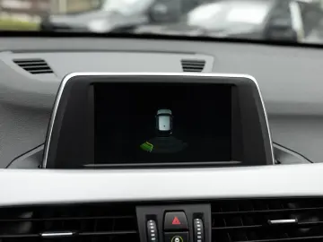 X1 xDrive 25e Advantage