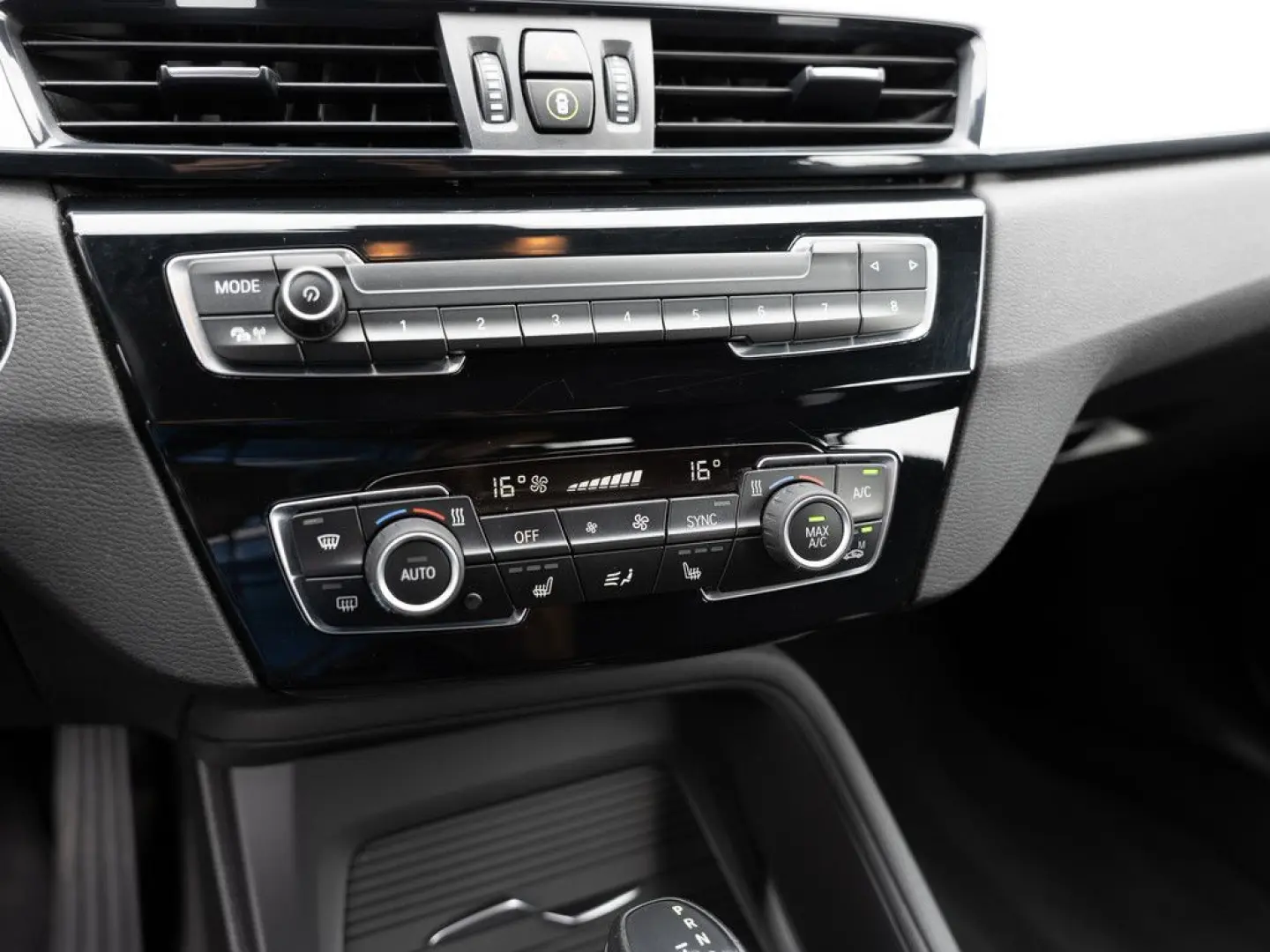 X1 xDrive 25e Advantage